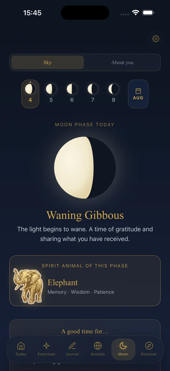 App screen with the current moon phase, its spirit animal and a ritual impulse